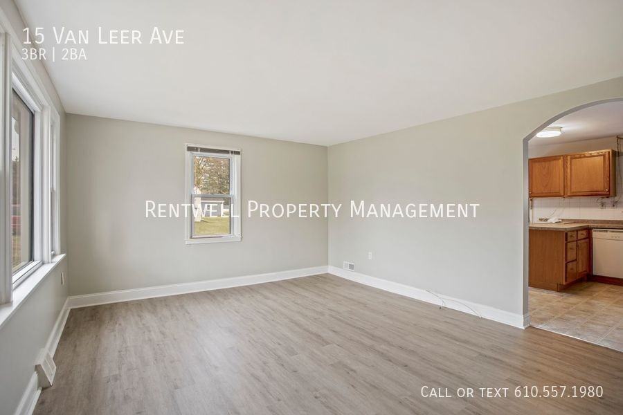 15 Van Leer Ave - Photo 3 of 16