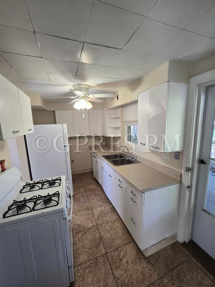 3229 Mccully Rd - Photo 5 of 16