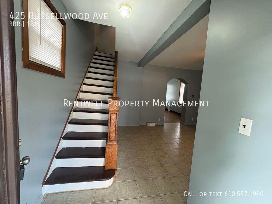 425 Russellwood Ave - Photo 2 of 32