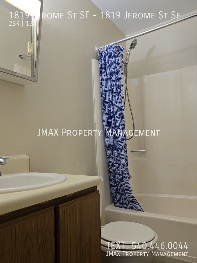 1819 Jerome St Se - Photo 7 of 8