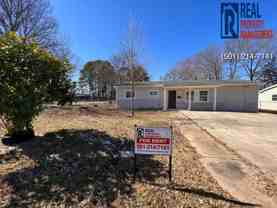 300 N Bailey Blvd - Photo 1 of 1