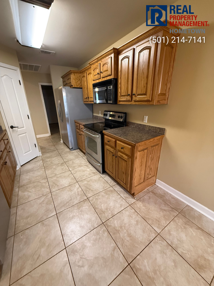 1609 White Oak Circle - Photo 5 of 23