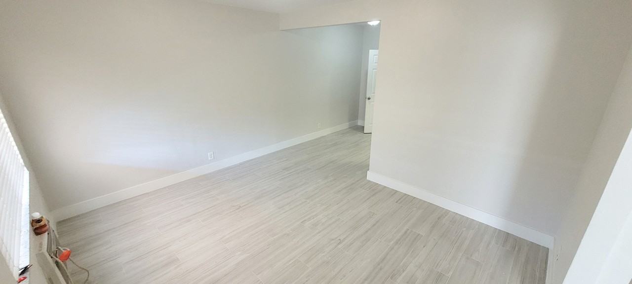 927 Ne 122nd St #NA - Photo 7 of 11