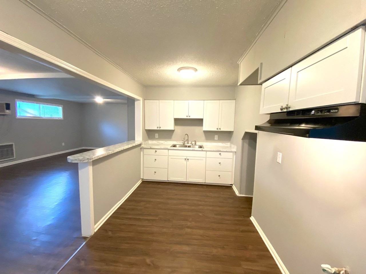 1295 Foxcroft Street - Photo 2 of 14