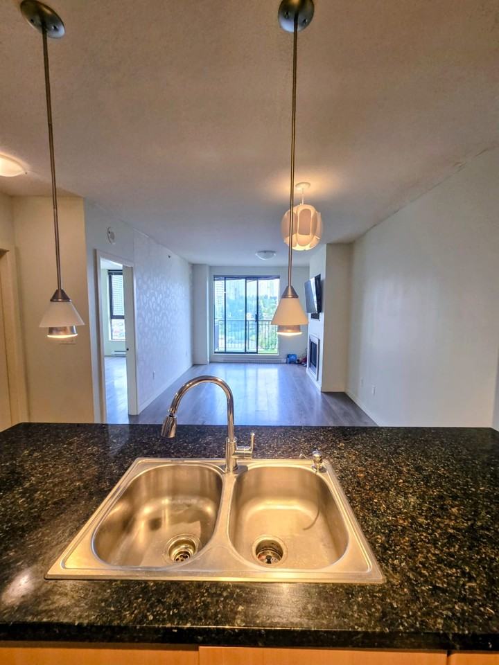 511 Rochester Avenue - Photo 4 of 11