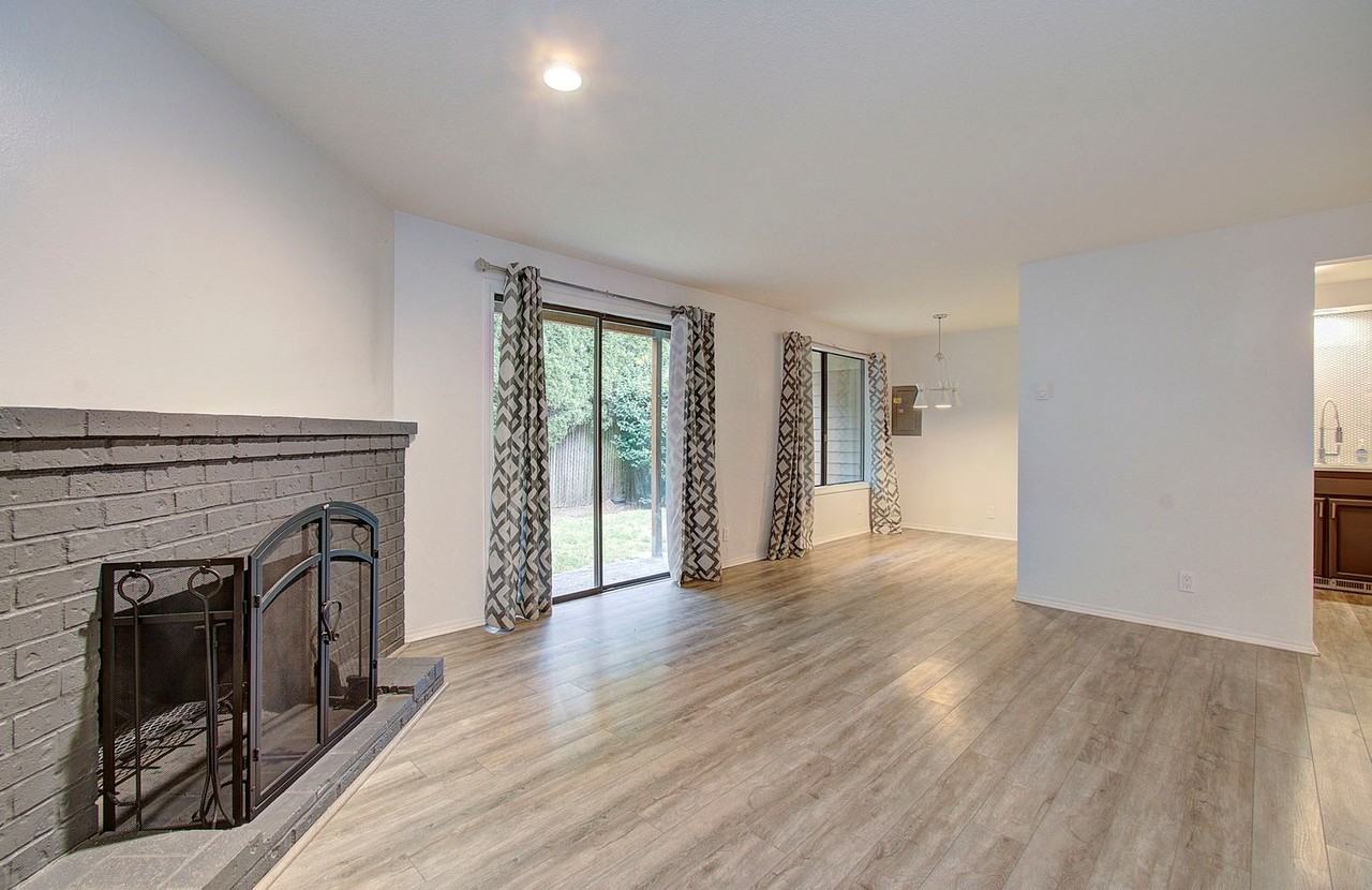 607 Se 121st Ave #39 - Photo 3 of 29