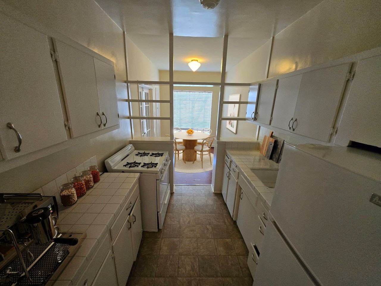 570 North Rossmore - Photo 2 of 11