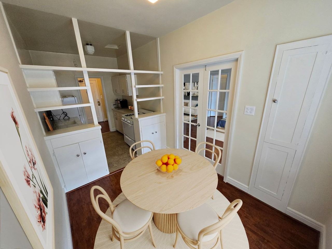 570 North Rossmore - Photo 3 of 11