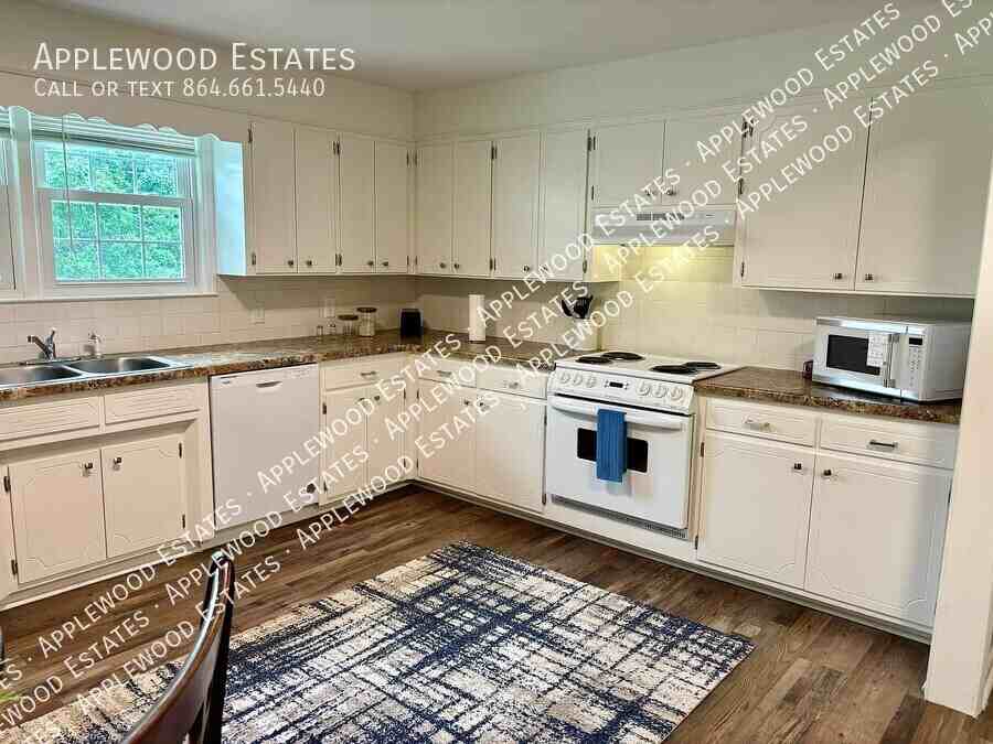 3084 Old Furnace Rd - Photo 2 of 11