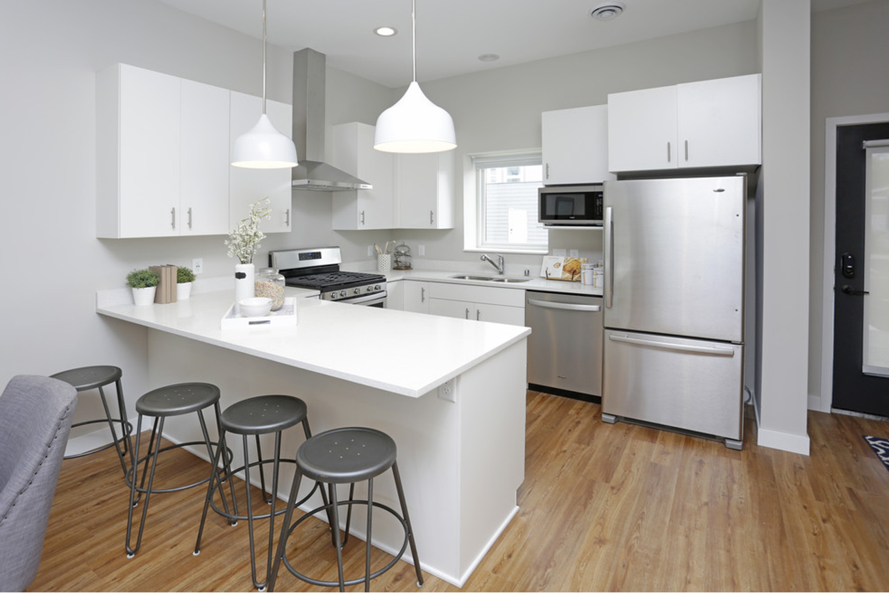 2409 2nd St Ne - Photo 2 of 6