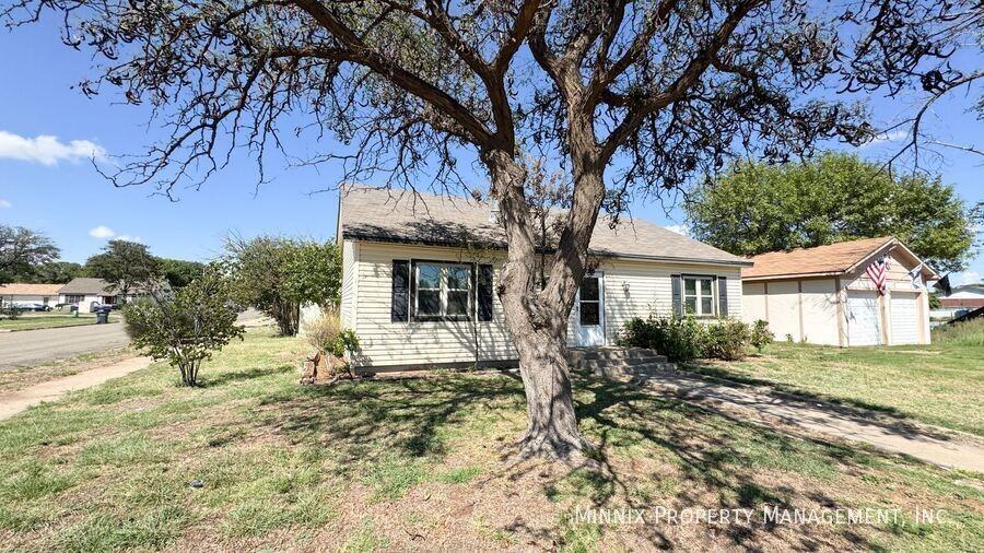 2504 94th St - Photo 3 of 22