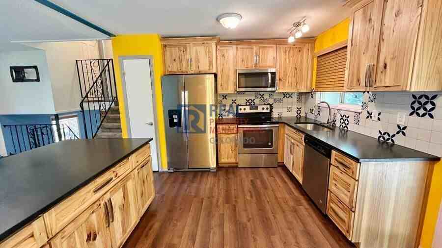 10617 W Lehigh Pl - Photo 3 of 17