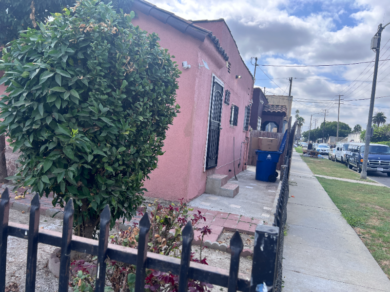 800 E 82nd St - Photo 2 of 12