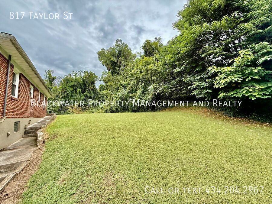 817 Taylor St - Photo 2 of 14