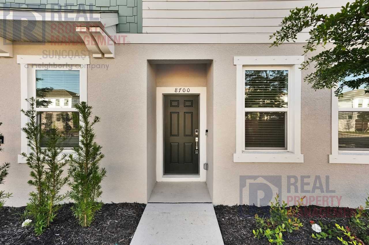 8700 Daybreak St - Photo 2 of 27