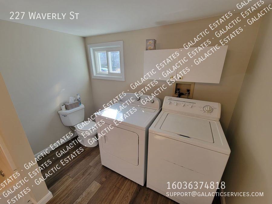 227 Waverly St - Photo 3 of 19