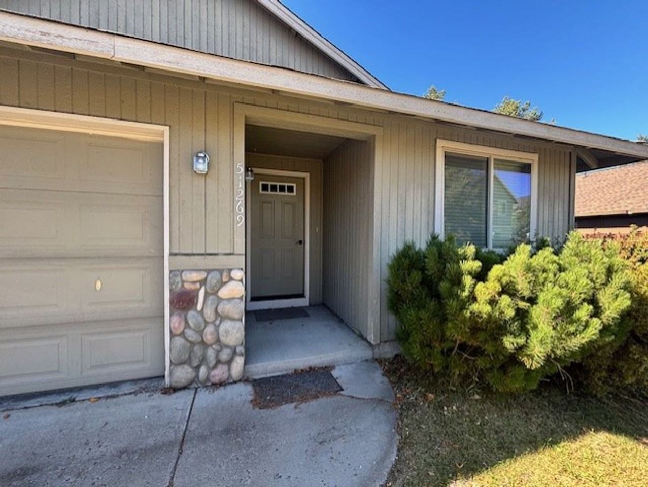 51269 Riley Ln - Photo 4 of 17