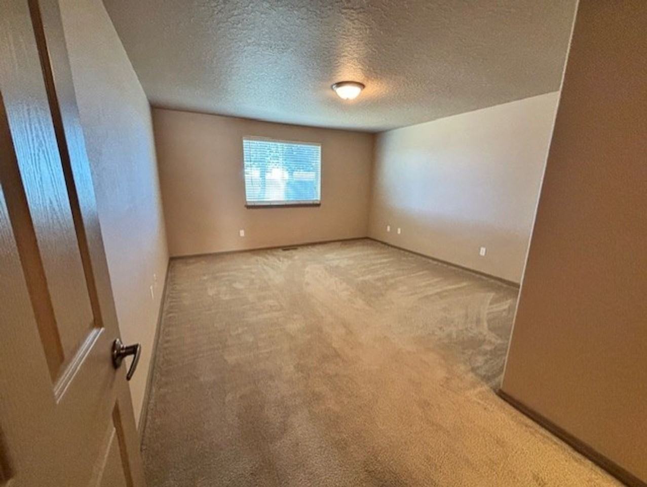 51269 Riley Ln - Photo 7 of 17