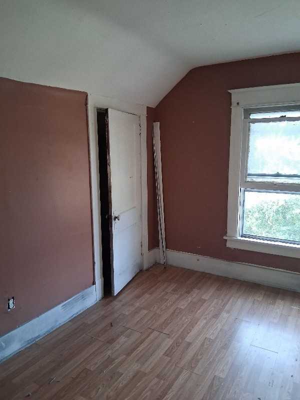 1803 Pointview Ave - Photo 5 of 9