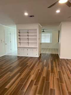 228 East Greenfield Drive - Photo 2 of 9