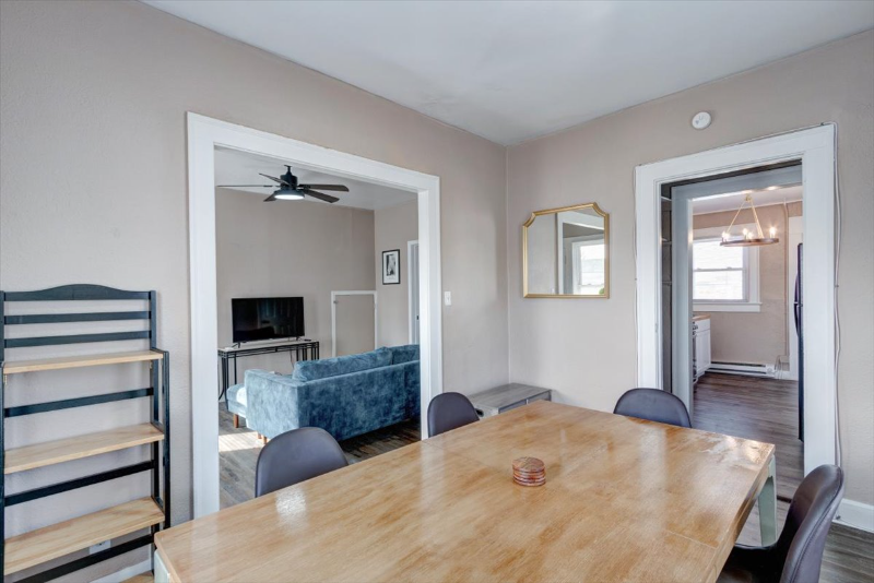 1918 W Washington St #1 - Photo 6 of 16