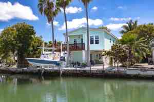 featured image of 24827 Park Dr