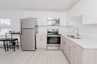 905 W 12th St - Photo 1 of 1