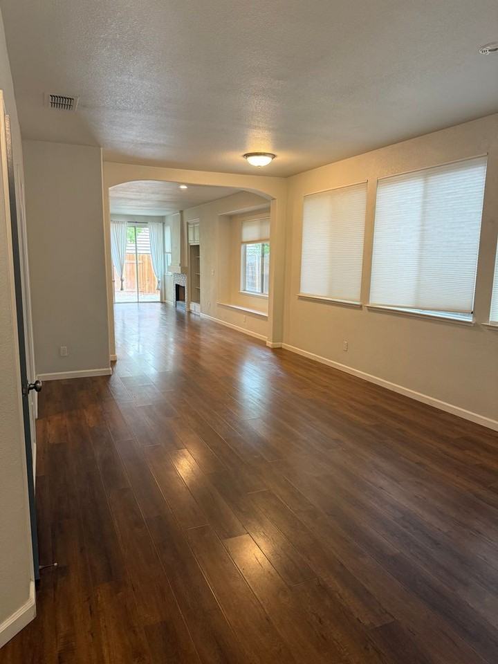 108 Robinson Ct - Photo 7 of 23