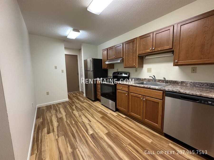 8 Longrale Park Apt G - Photo 2 of 20