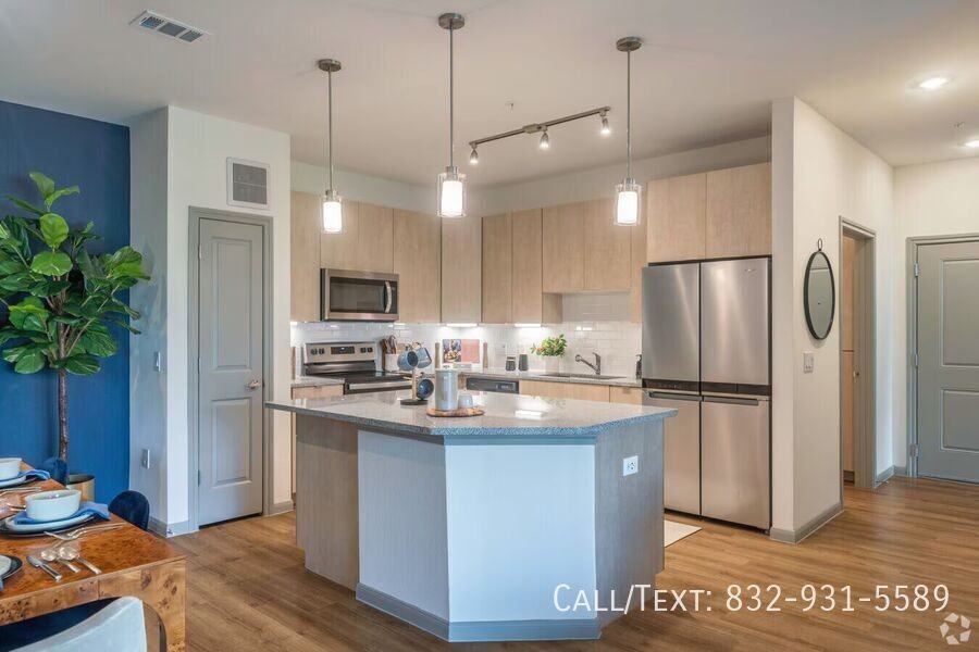 15951 Woodland Hills Dr - Photo 2 of 14