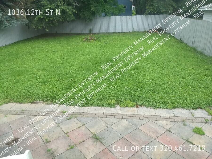 1036 12th St N - Photo 2 of 20