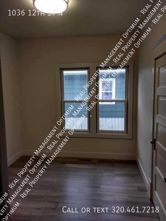 1036 12th St N - Photo 3 of 20