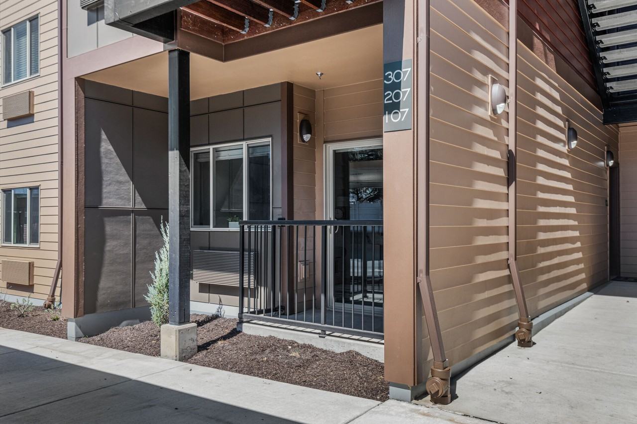 Peak 42 - Photo 2 of 27