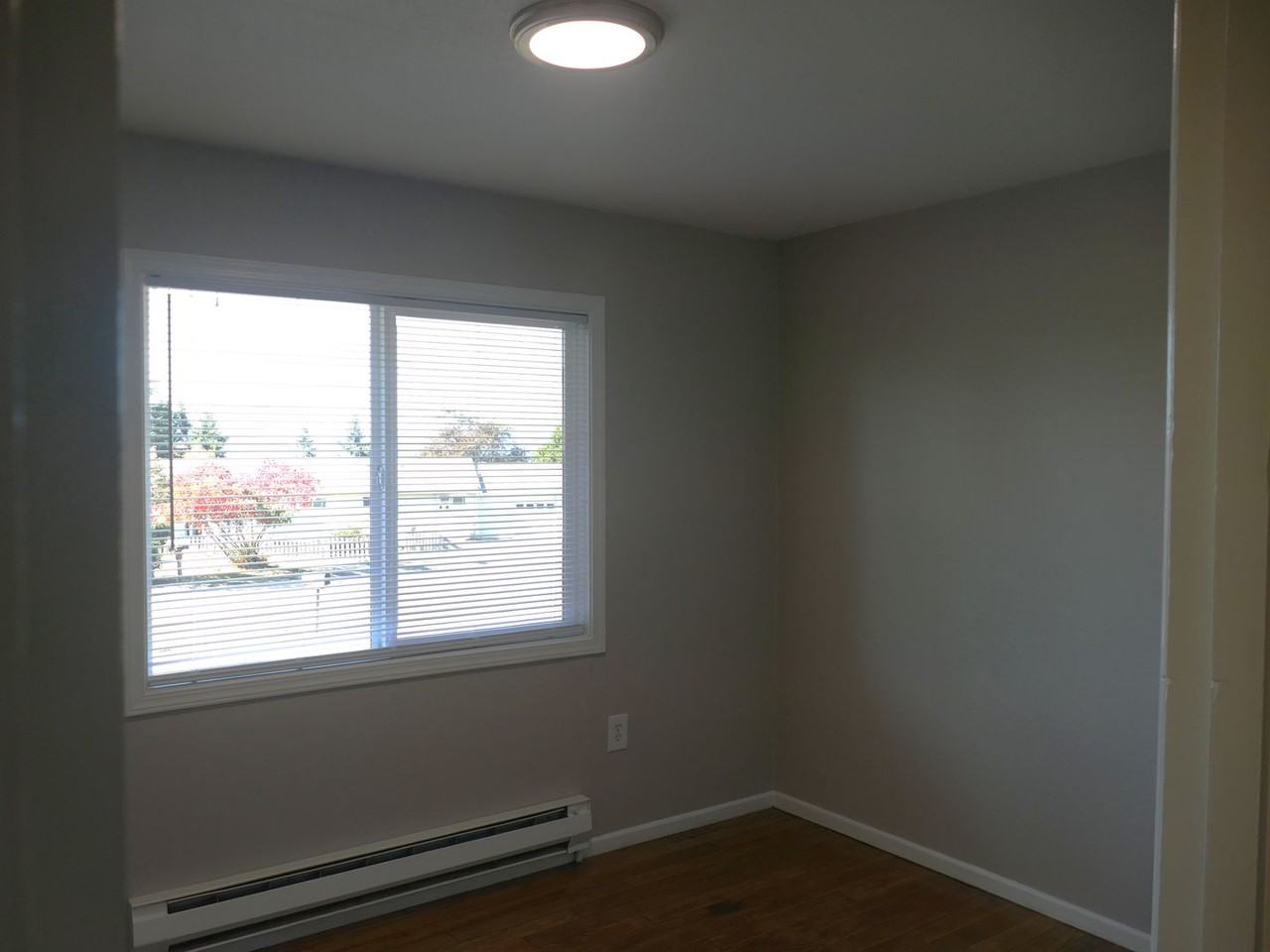 1032 Walnut St - Photo 3 of 20