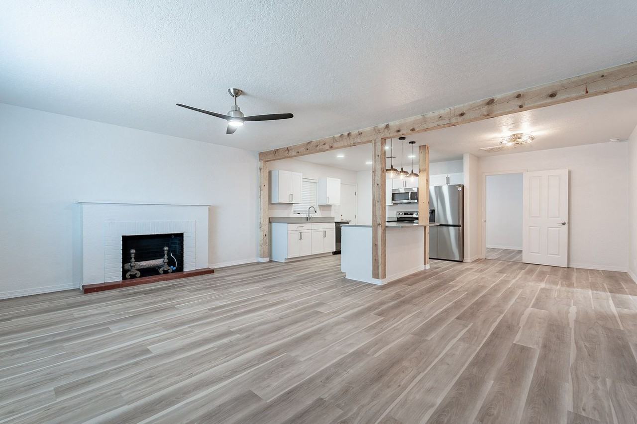 920 E. Elm St. - Photo 2 of 31