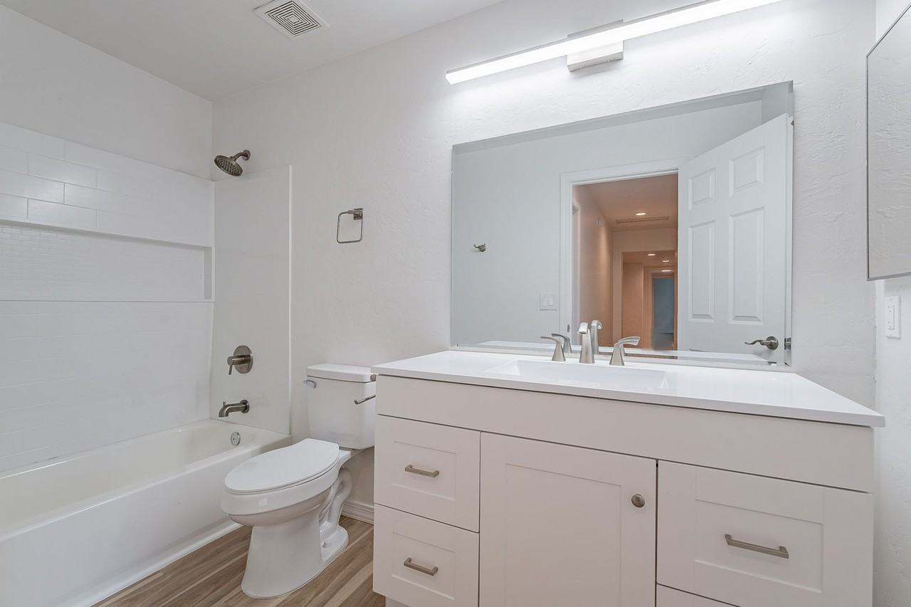 920 E. Elm St. - Photo 7 of 31