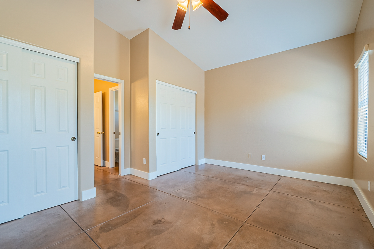 909 E Drachman St - Photo 4 of 39