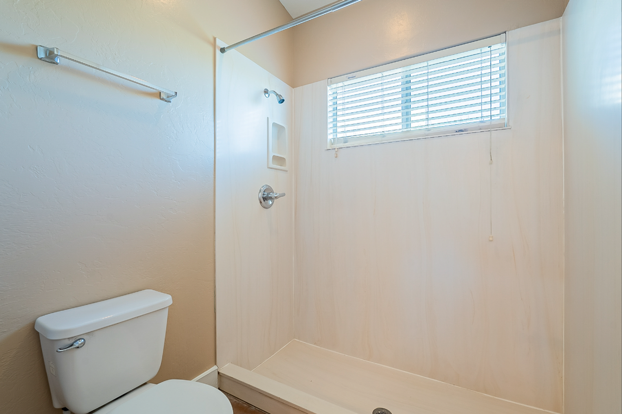 909 E Drachman St - Photo 7 of 39