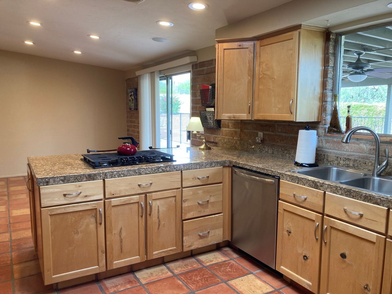 6640 N Skyway Rd - Photo 4 of 23