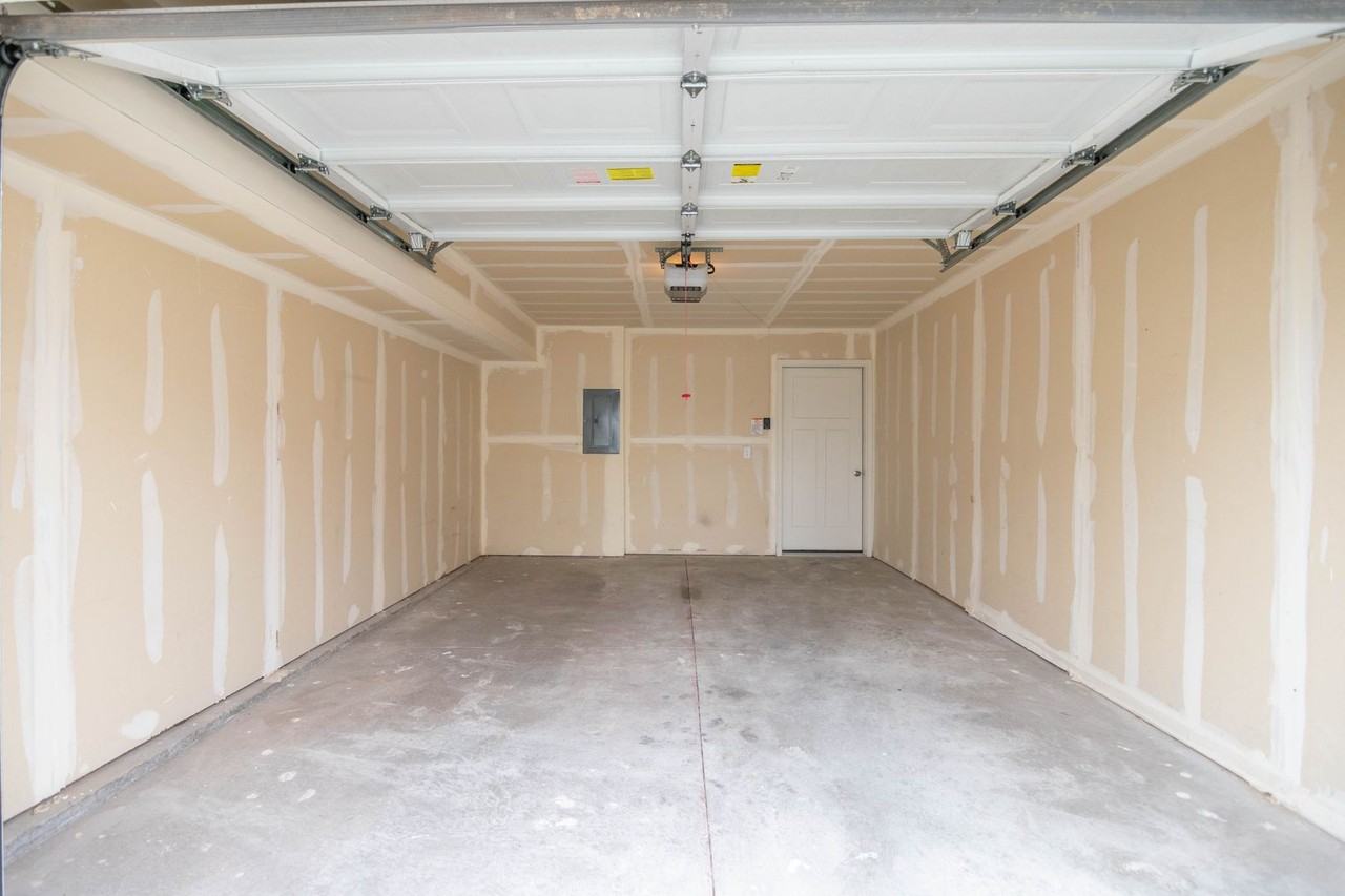 Abbey Ln - Photo 7 of 18