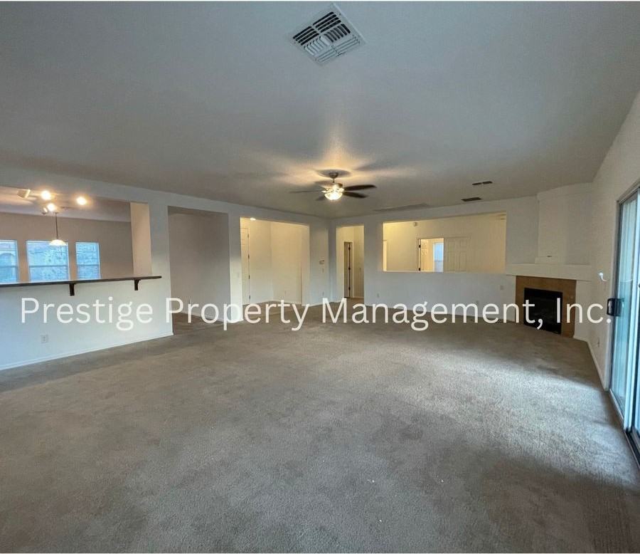 9478 N Sammy Ave - Photo 5 of 19