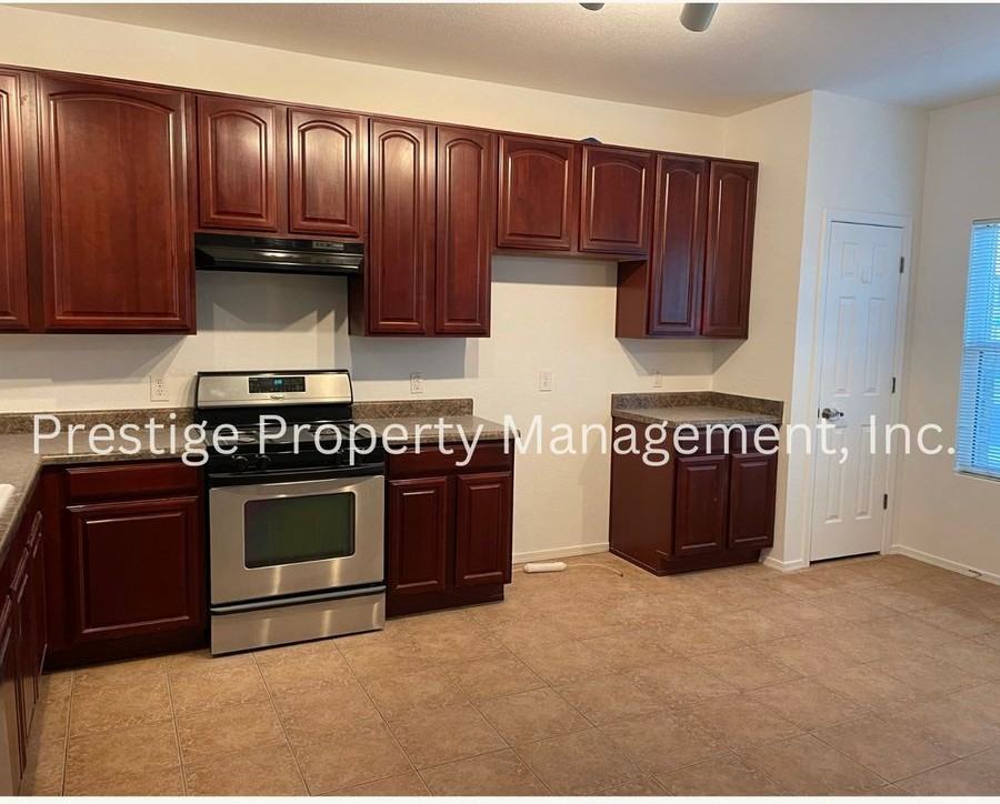 9478 N Sammy Ave - Photo 7 of 19