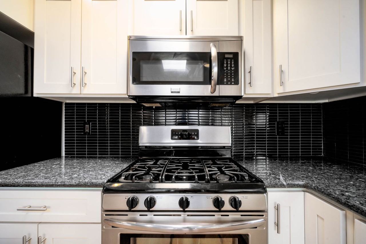 219 Crest Ave - Photo 7 of 15