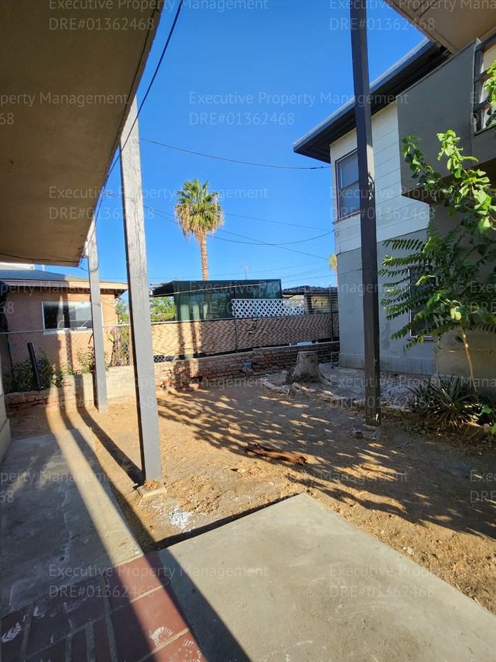 2190 Monterey St - Photo 3 of 39