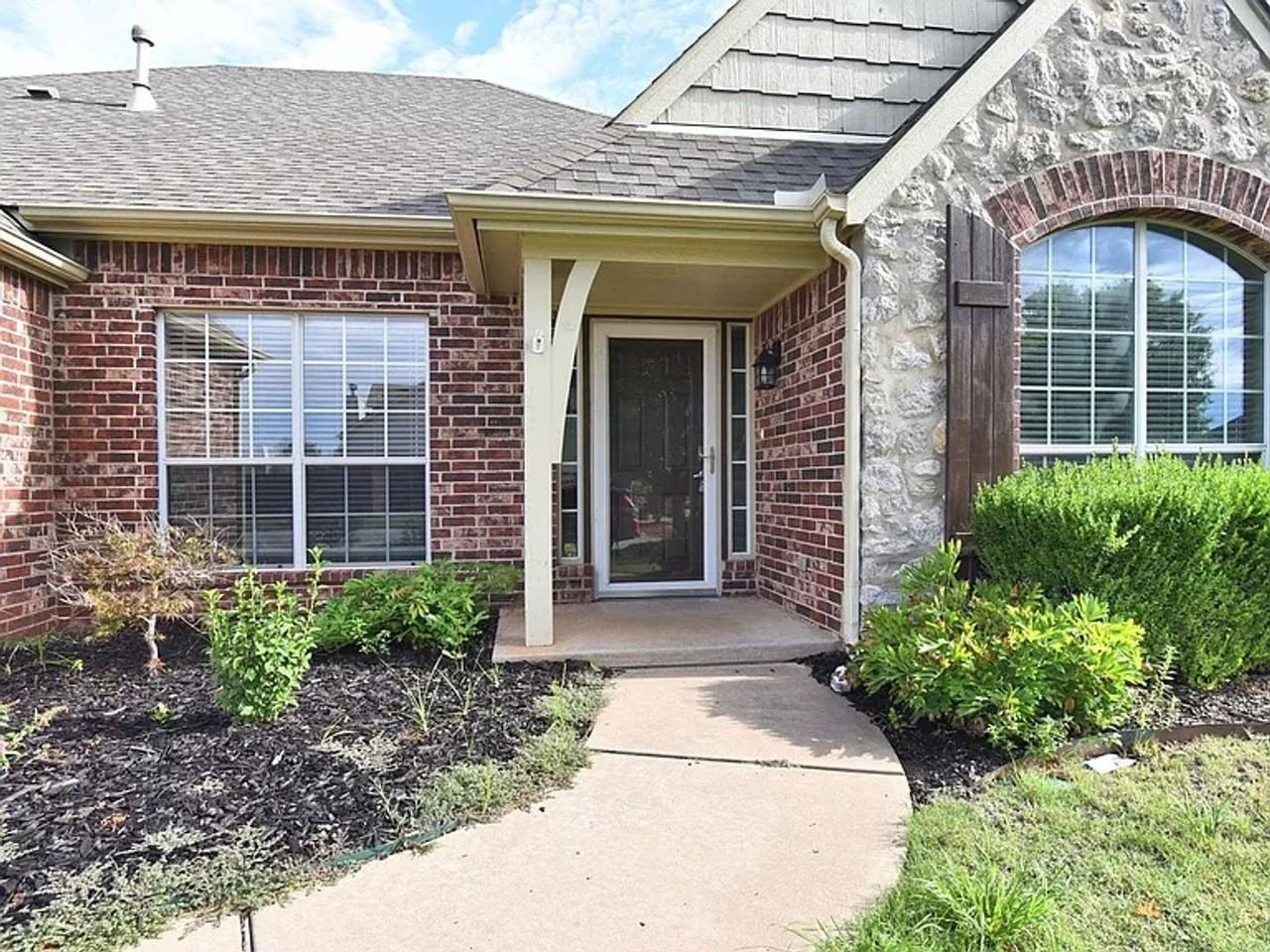 11017 East 84th Street South - Photo 3 of 30