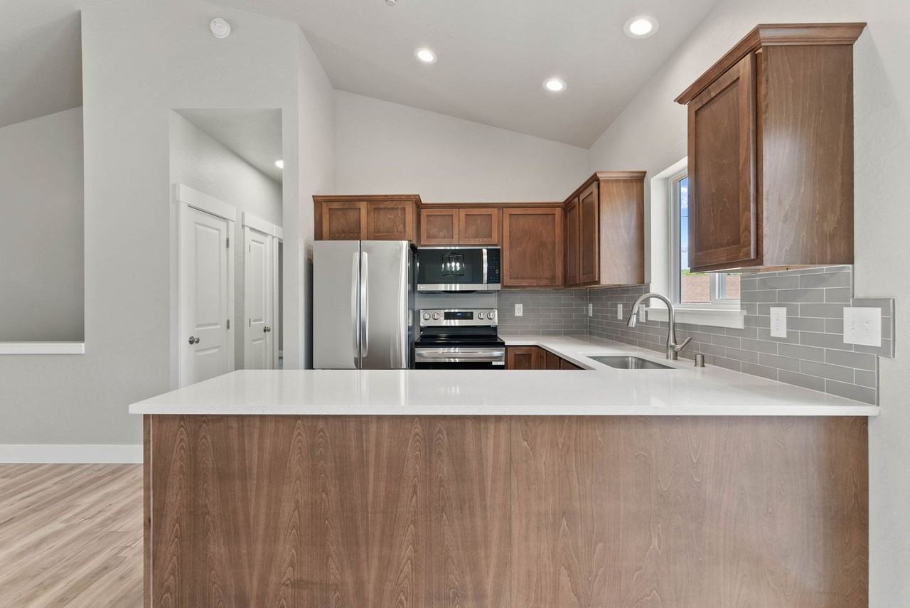 13805 East Rich Avenue - Photo 4 of 33