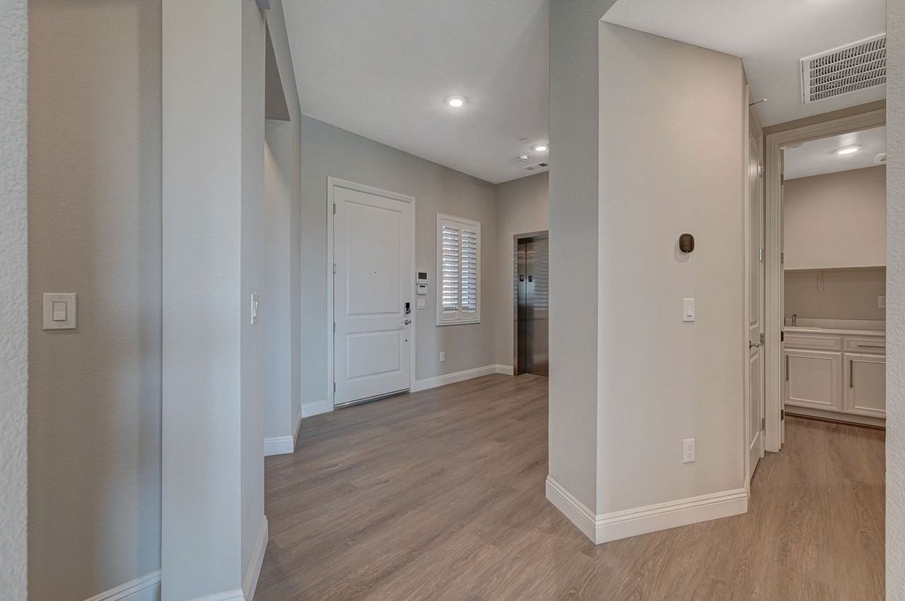 9129 Las Manaitas Ave #302 - Photo 5 of 28