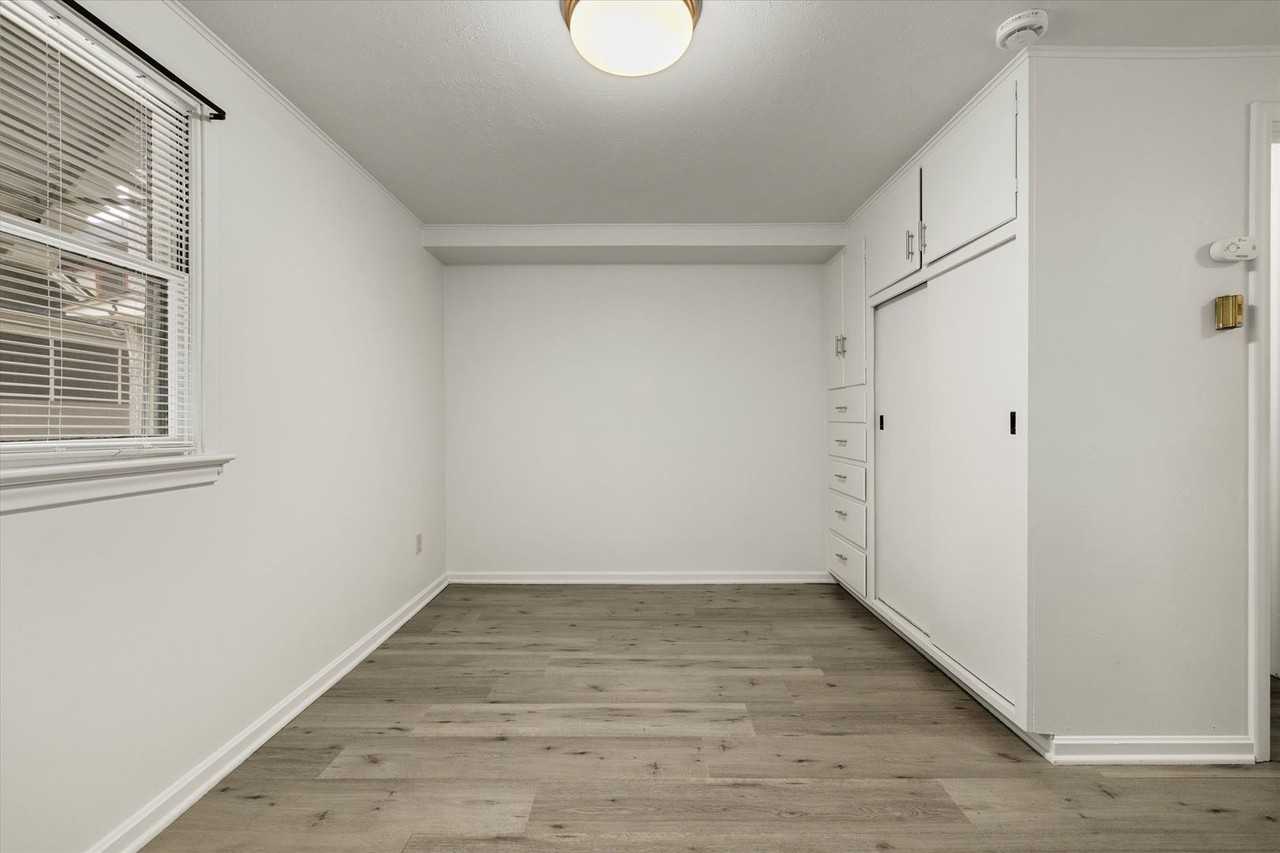 820 W Franklin St - Photo 6 of 8