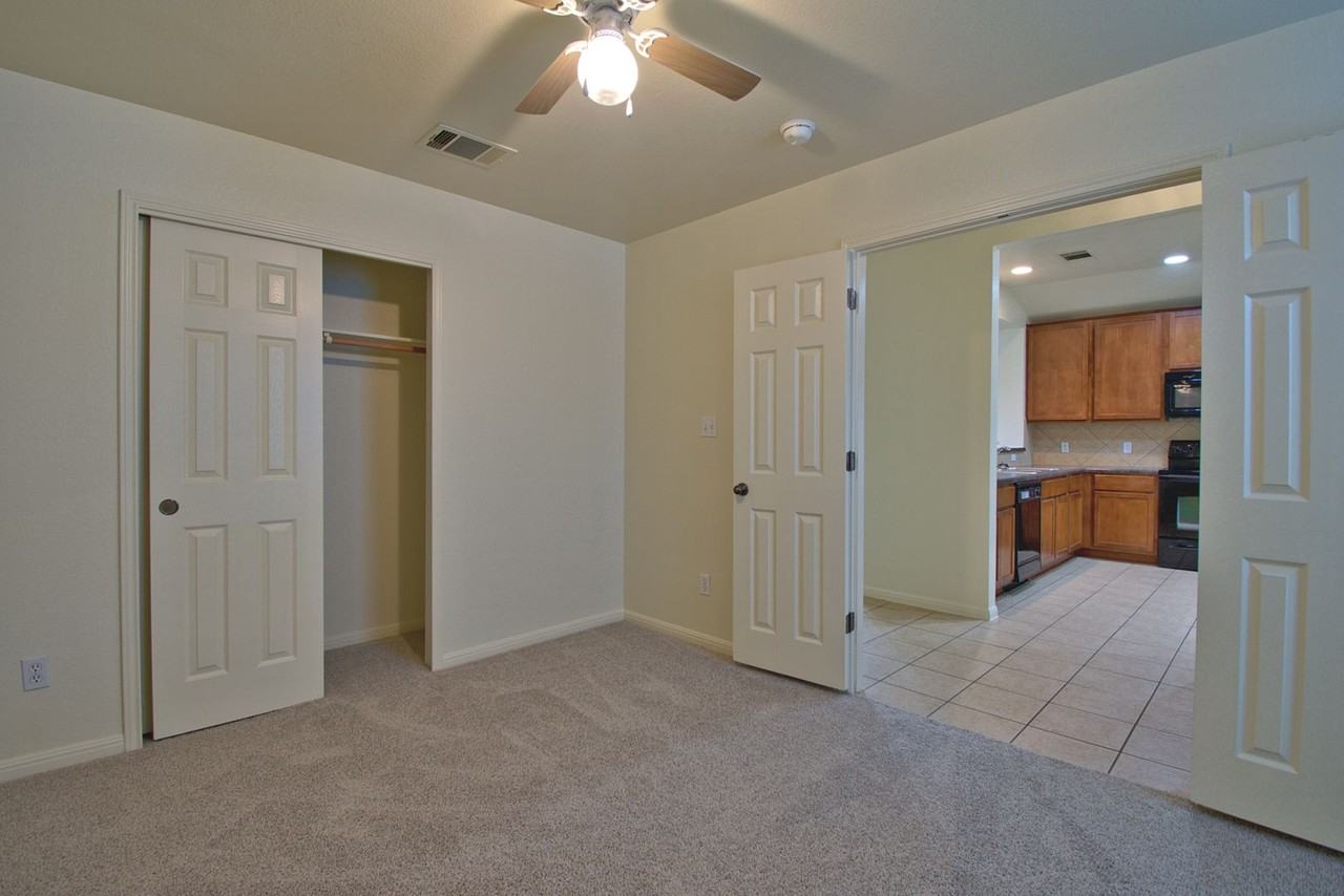 7749 Squirrel Hollow Drive - Photo 7 of 29