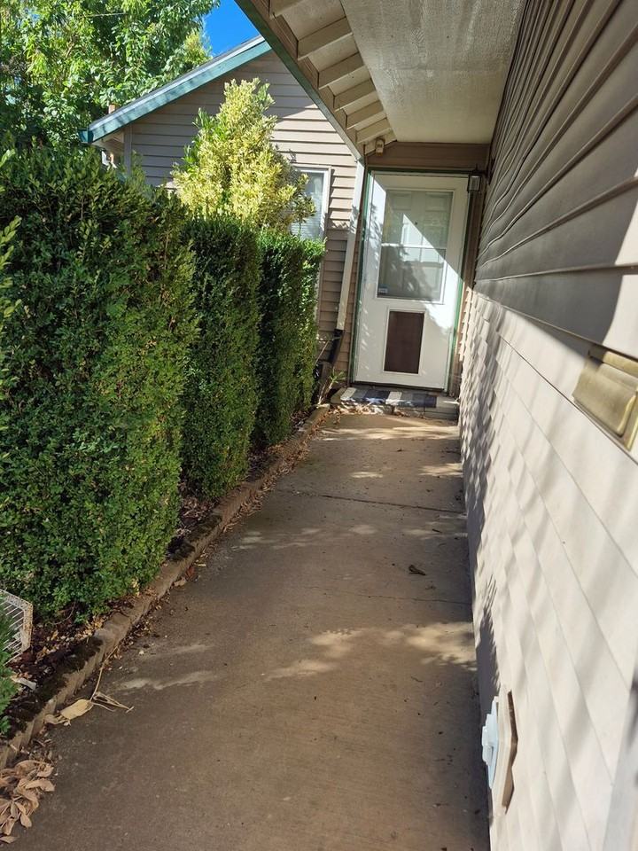 7137 Se 68th Ave - Photo 2 of 13